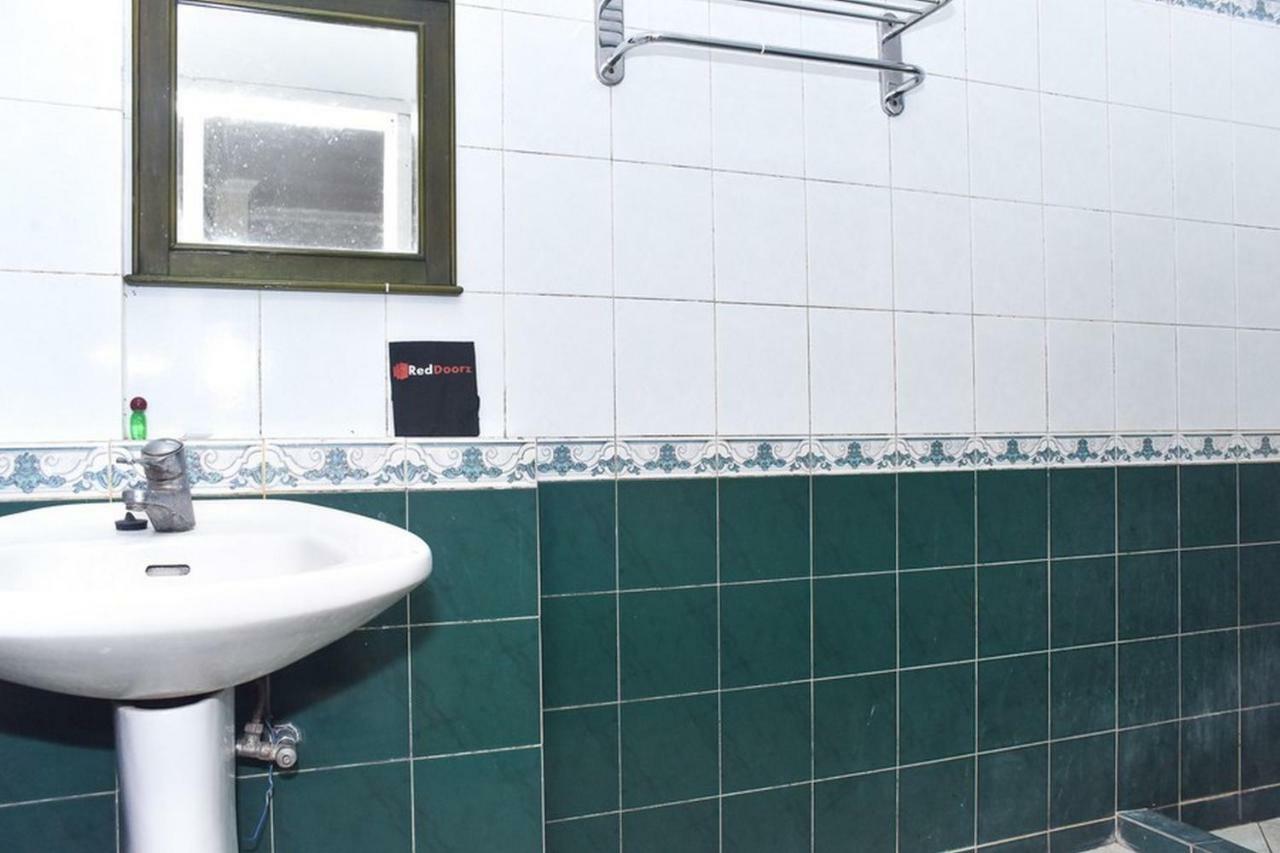 Reddoorz Near Kampung Warna Warni Hotel Malang Eksteriør billede