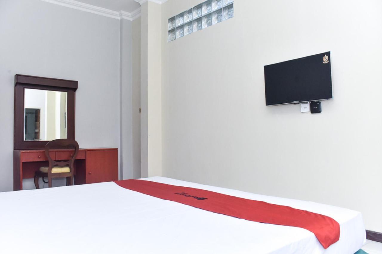 Reddoorz Near Kampung Warna Warni Hotel Malang Eksteriør billede