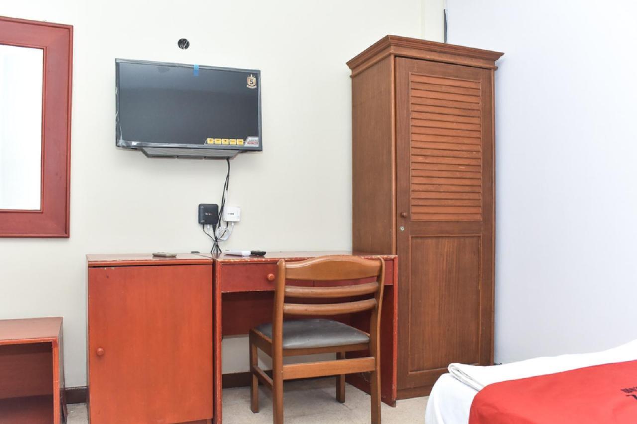 Reddoorz Near Kampung Warna Warni Hotel Malang Eksteriør billede